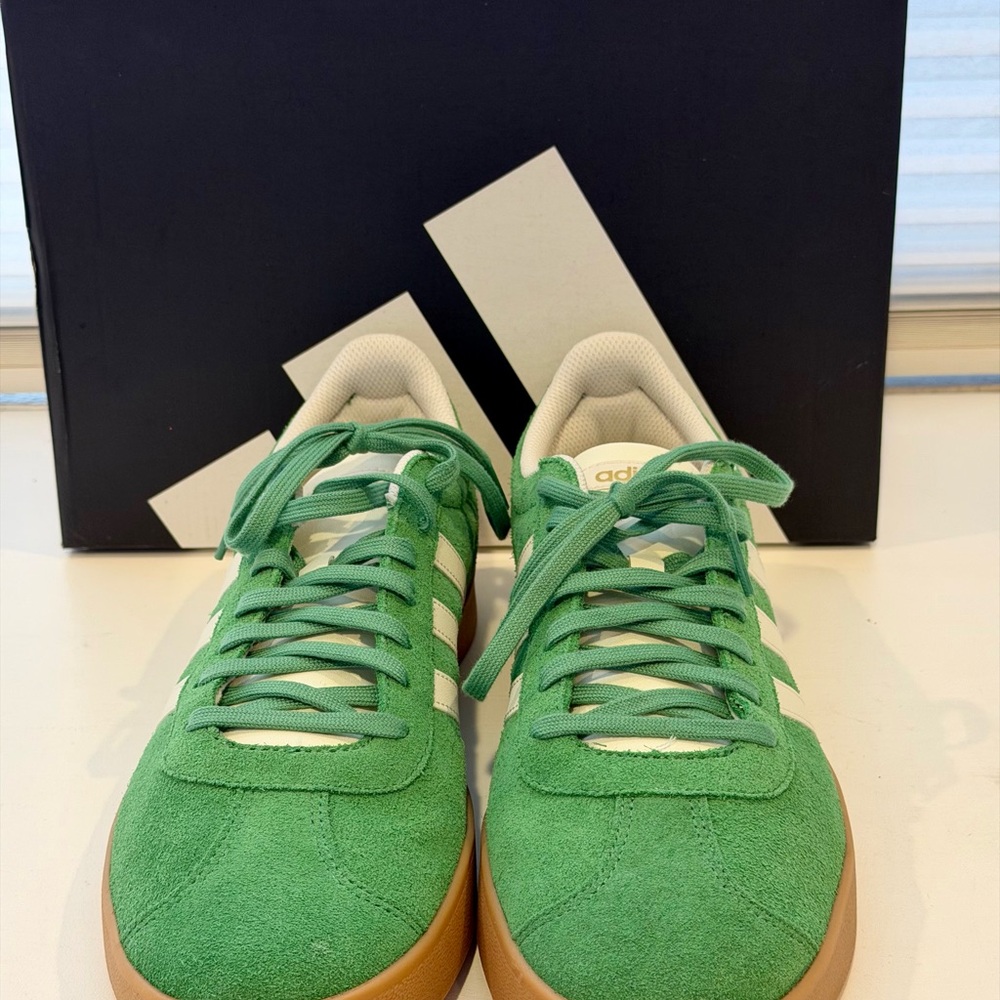 Adidas VL Court 2.0 Green Suede Low-Top Sneakers w/Gum Sole Mens 11.5 New w/Box - Picture 3 of 10